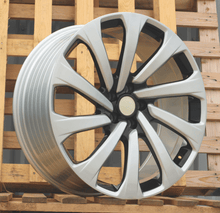 Indlæs billede til gallerivisning R22x9.5 5X120 ET 42.5 72.6 FBX191 Silver+Black (SIBL) For LAND (Z6) (HYBRID FORGED)