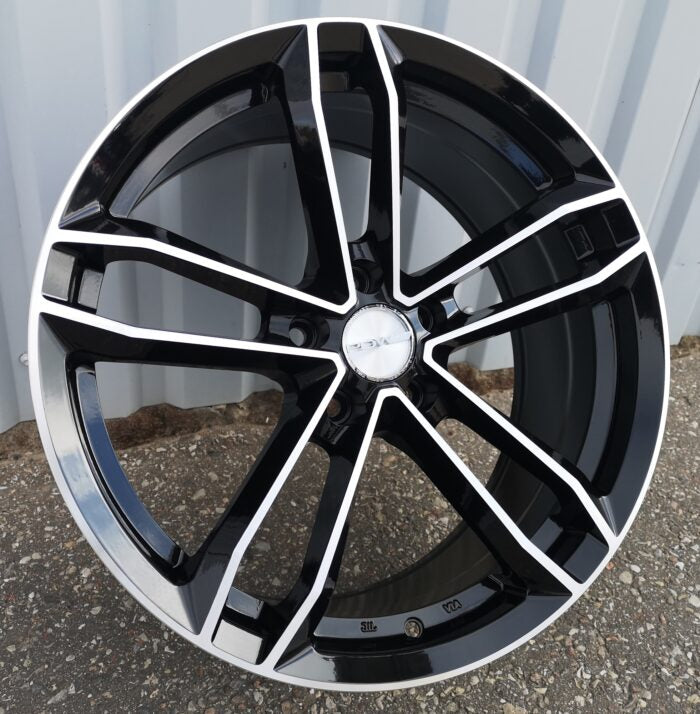 R18x8 5X100 ET 40 73.1 D5276 Black Polished (MB) For RACIN