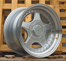 Indlæs billede til gallerivisning R17x8.5 5X120 ET 20 74.1 7813F Silver+Polished Lip (SP) For BMW (Z6) (BBS Style Rear+Front)